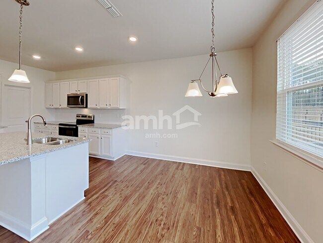 Foto del edificio - 3239 Brierhill Rd