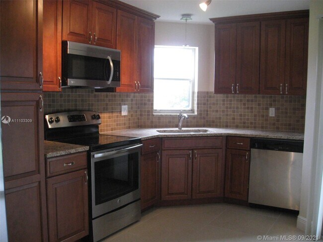 Building Photo - 3597 Birdie Dr