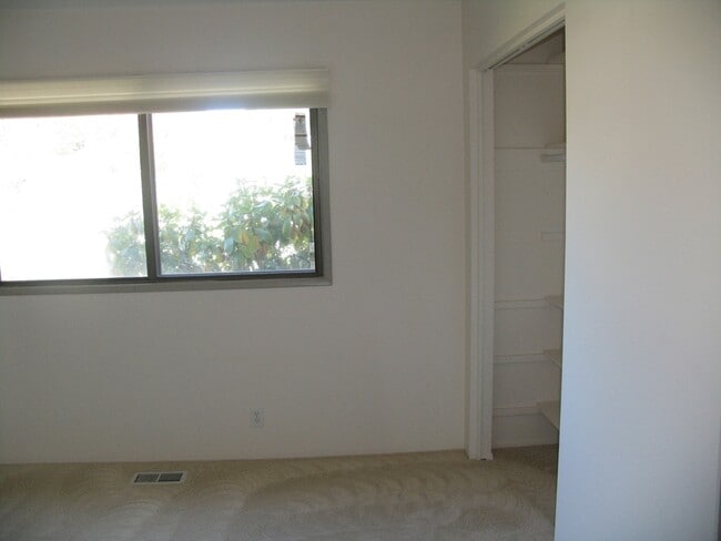 Building Photo - Nice Home in Hillsboro