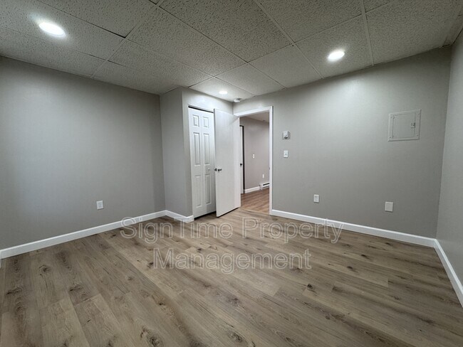 Building Photo - 229 Jonathan St