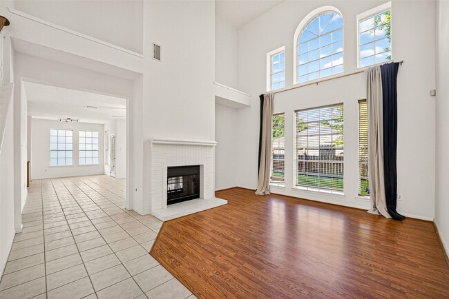 Building Photo - 2411 Charter Oaks Ct