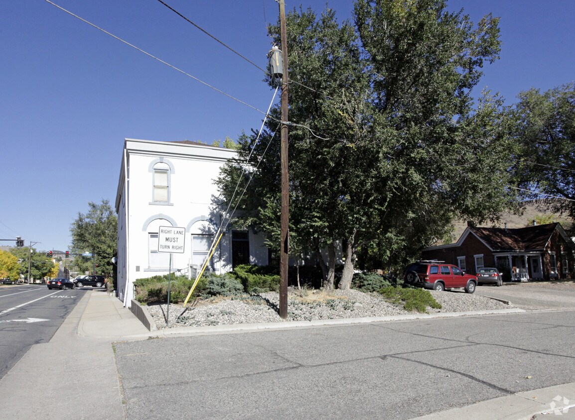 Building Photo - 1015 Ford St