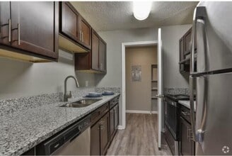 Building Photo - 1000 Windsor Shores Dr