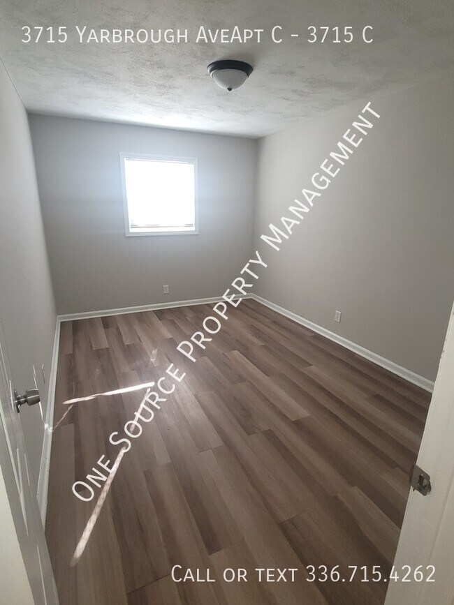 Foto del edificio - 3715 Yarbrough Ave