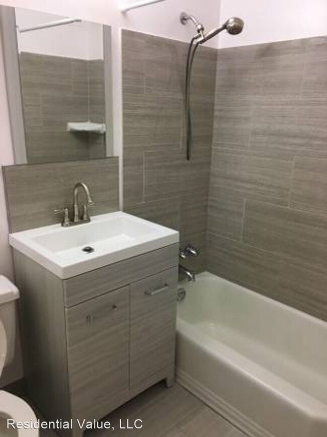 Building Photo - 1 br, 1 bath House - 180 Talbott St Unit #107