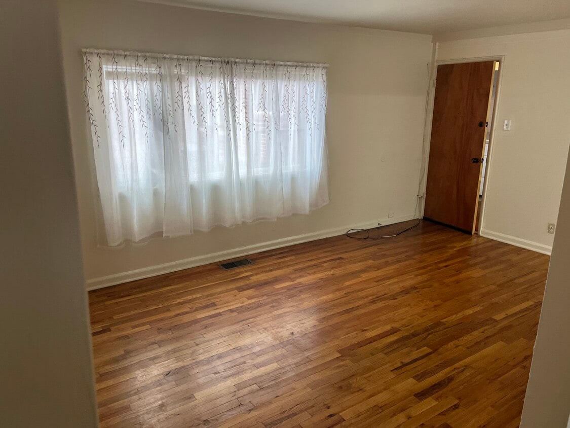 1842 S Boxelder St Unit 2, Casper, WY 82604 Apartments at 1842 S