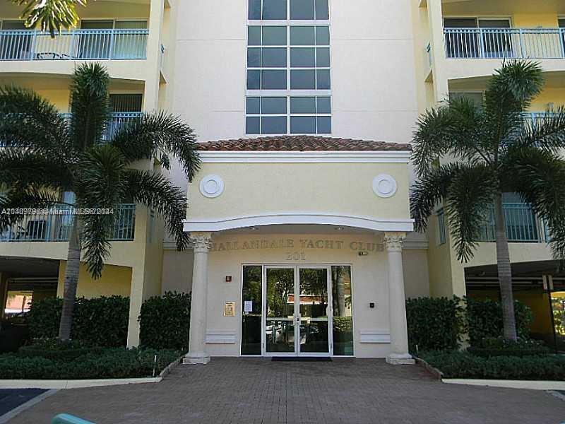 Primary Photo - 201 Golden Isles Dr