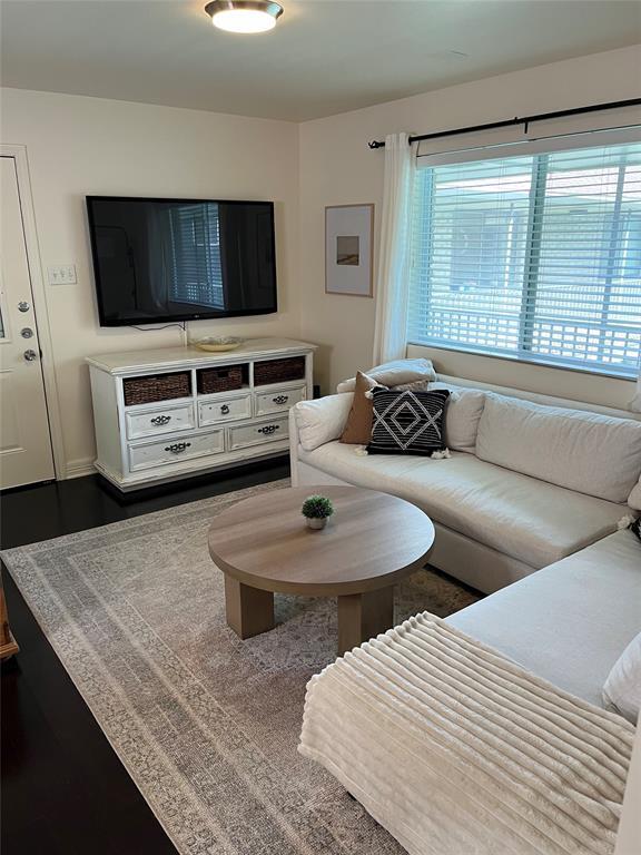 Foto principal - 1307 Norwalk Ln