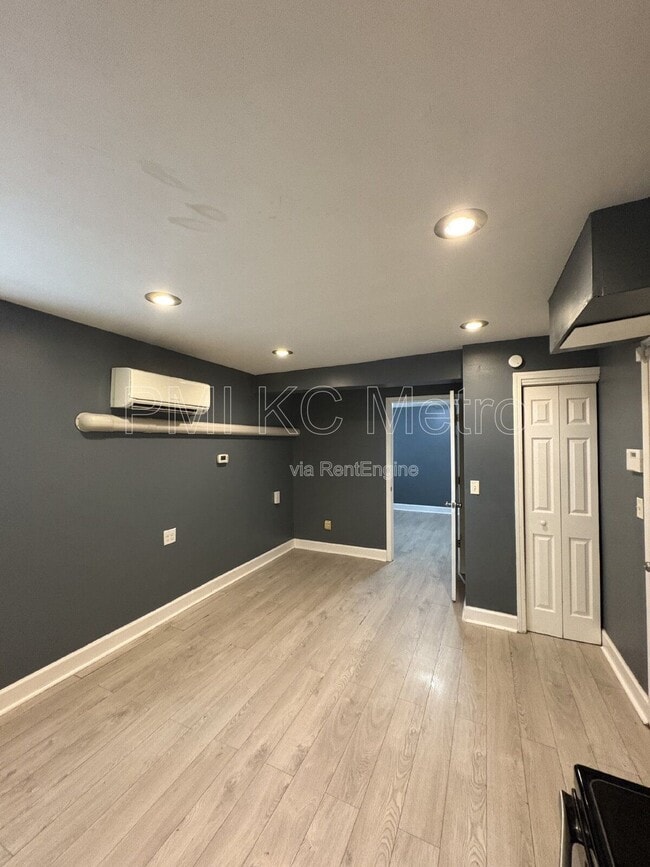 Building Photo - 4629 Harrison St