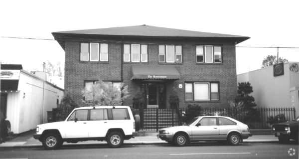 Building Photo - The Renaissance Apartments