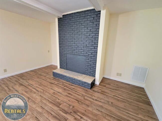 Foto del edificio - 5BR House Centrally Located in Boone