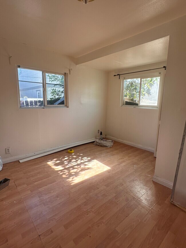 Bed room - 227 N Yale Ave