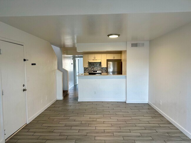 Foto del edificio - Updated Towne Home in Tempe