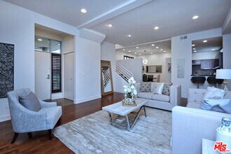 Building Photo - 11815 Laurelwood Dr