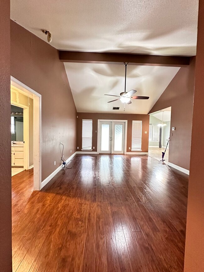 Building Photo - 7149 Lake Tahoe Dr