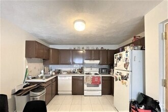 Building Photo - 6 McLean Pl