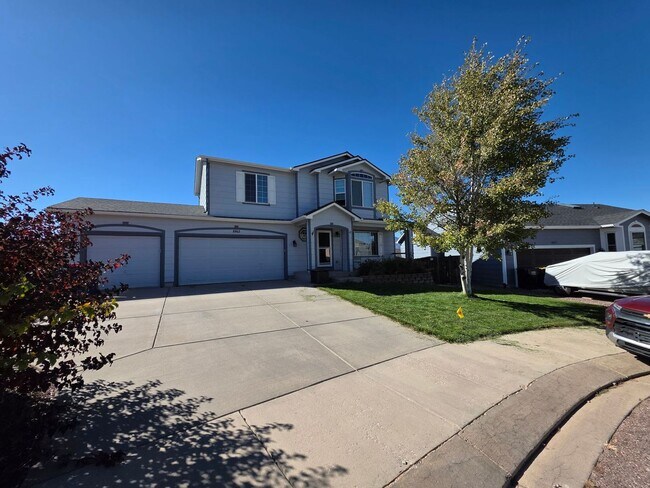 Foto del edificio - Stunning 4 Bed 3 Bath Home Near Peterson Air Force Base!!