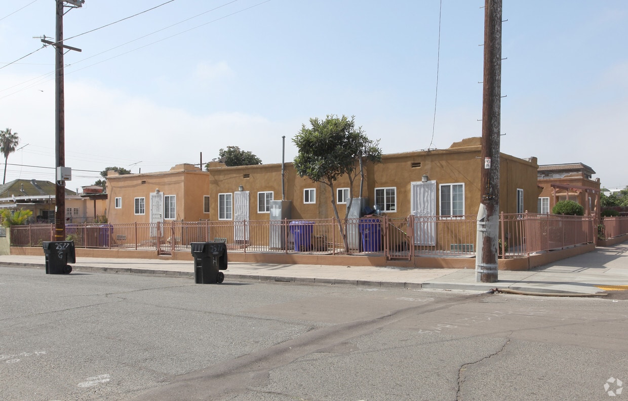 Primary Photo - 2577 L St