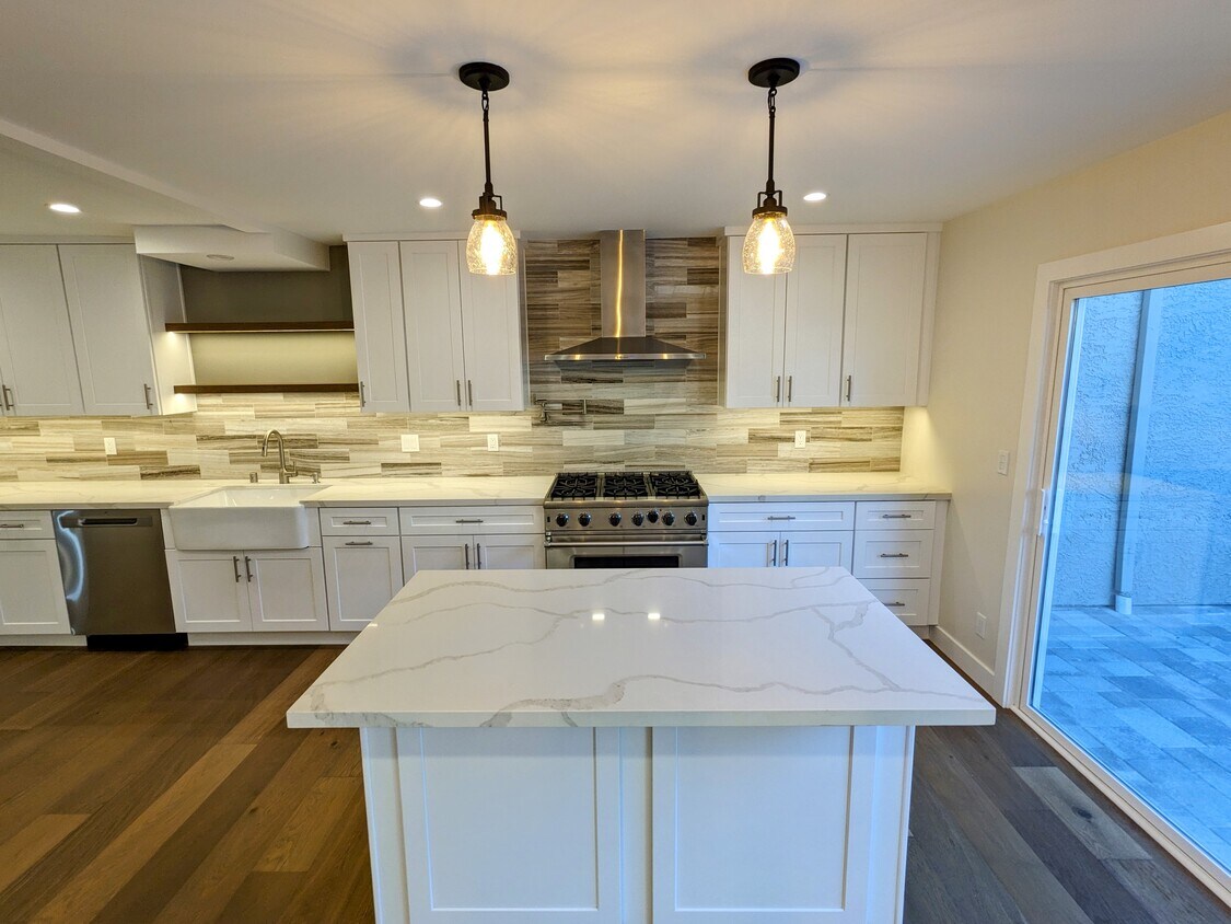 Primary Photo - 2510 Almaden Ct