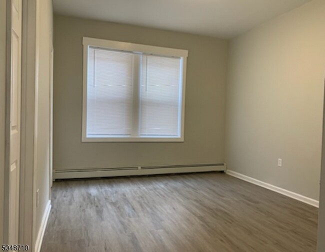 Building Photo - 62 Wakeman Ave