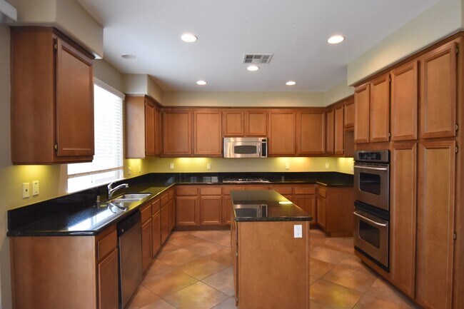 Foto del edificio - 5584 Shady Dr