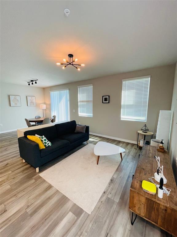 Foto del edificio - 2023 Harebell Ln