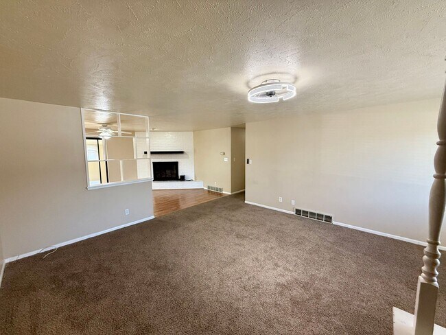 Foto del edificio - Charming, Updated Ranch-Style Home Near Lake Loveland