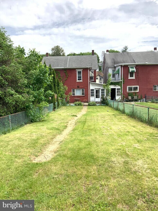 257 W Rowe St, Tamaqua, PA 18252 House for Rent in Tamaqua, PA