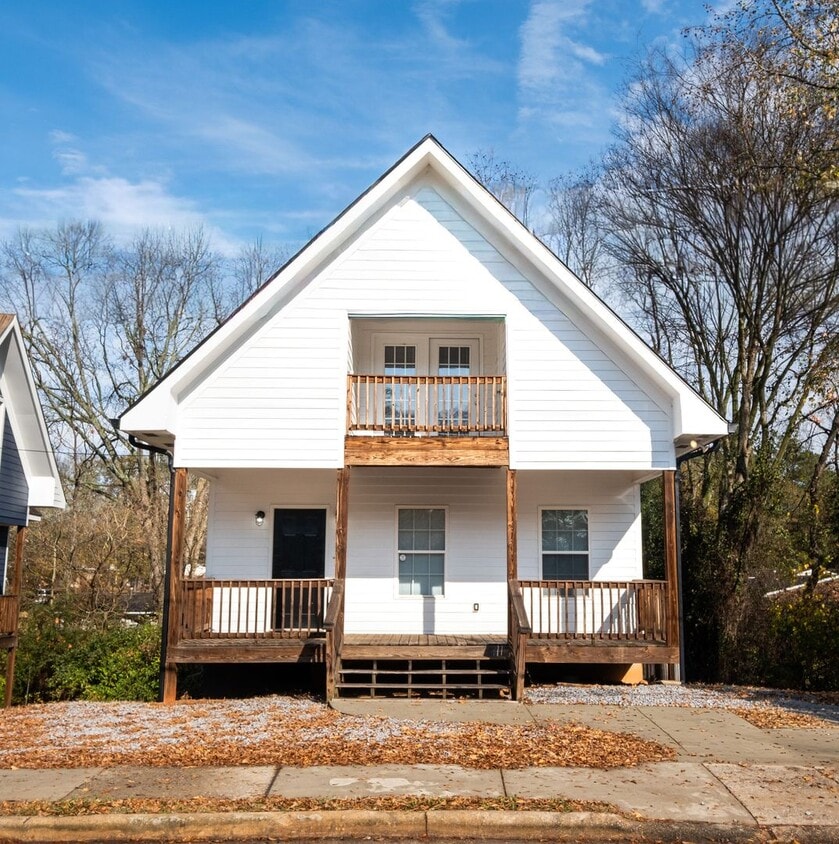 Primary Photo - Prime UGA Location! 4BR + Bonus & Private Porch