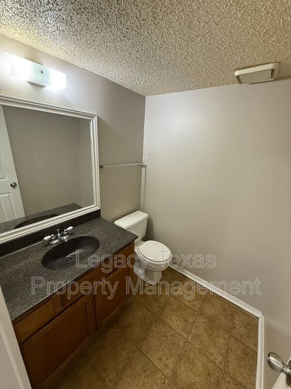 Foto del edificio - 1401 Courtney Pl