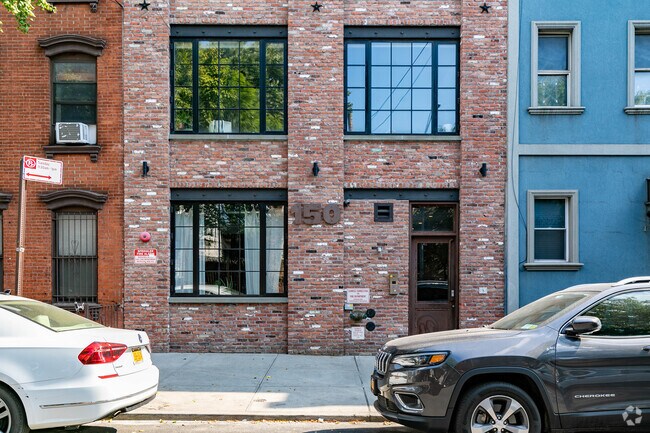 Building Photo - 150 Richardson St