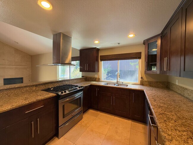 Foto del edificio - Gorgeous 3B/2BA House w/ Swimming Pool, A/...
