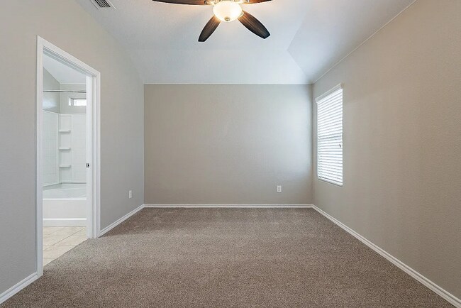 Dormitorio 1 - 327 Chestnut Ln