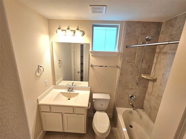 Foto del edificio - 9610 Knights Station Dr