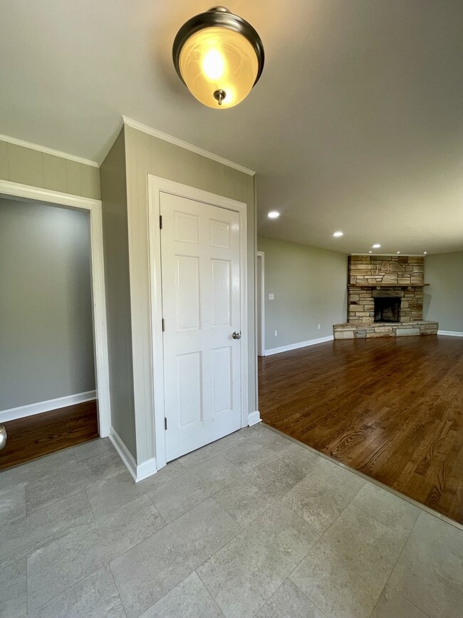 Photo - 63 Shelor Dr House