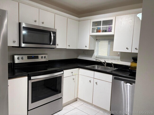 Foto del edificio - 9820 S Hollybrook Lake Dr