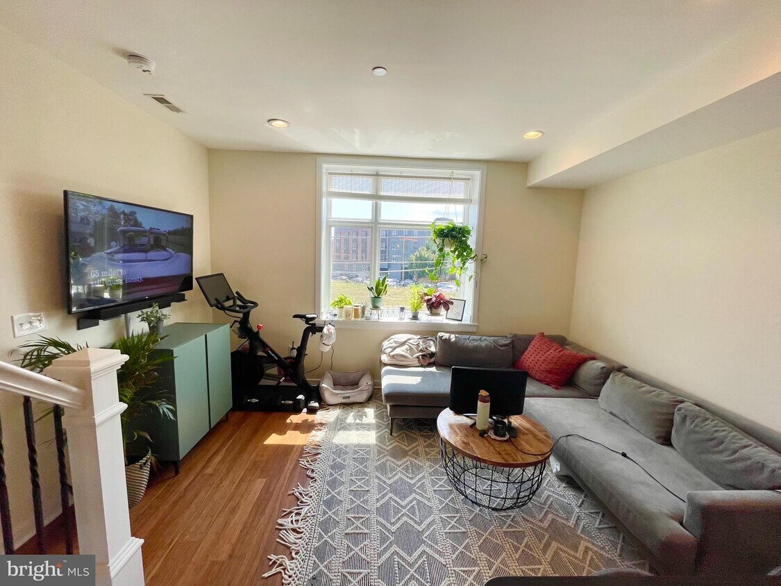 Foto principal - 843 Cameron St