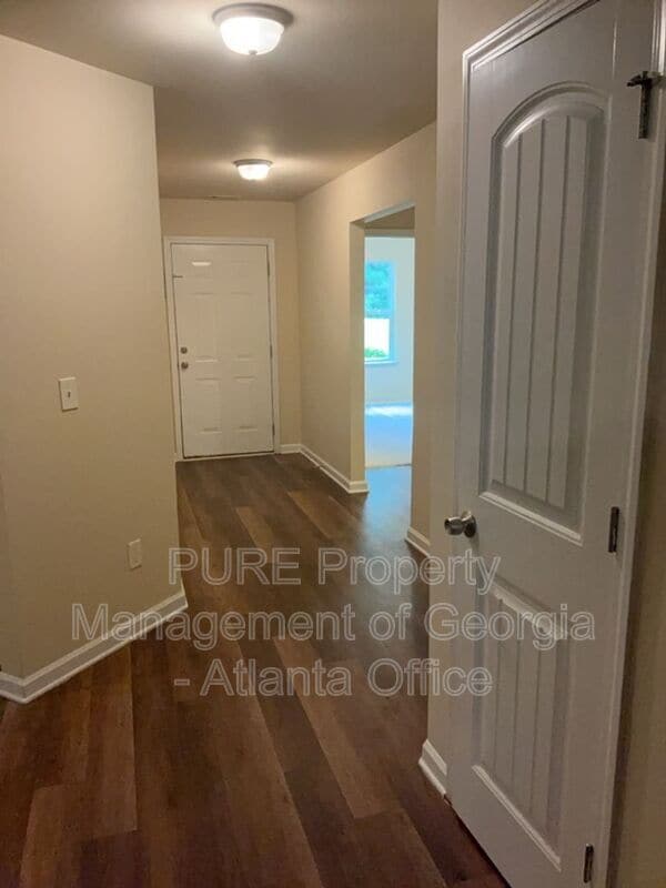 Building Photo - 160 Pine Ridge Rd
