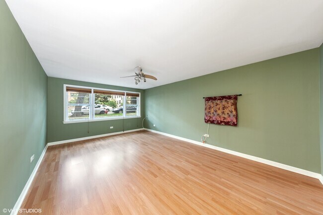 Building Photo - 4030 N Mozart St