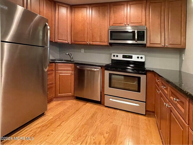 Foto del edificio - 16 Rutland Ct