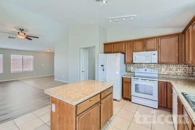 Foto del edificio - 2244 S 238th Ln