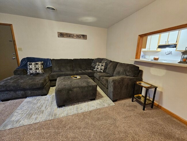 Building Photo - 1502 Emerald Lake Cir