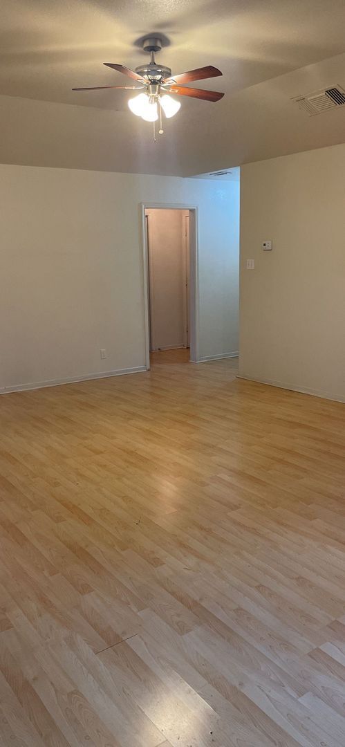 Foto del edificio - HUD/SECTION 8 ACCEPTED - AVAILABLE NOW!