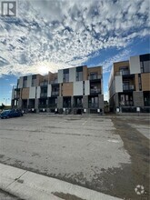 Building Photo - 142 Foamflower Pl