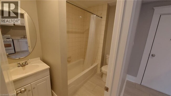 Building Photo - 181 King St E