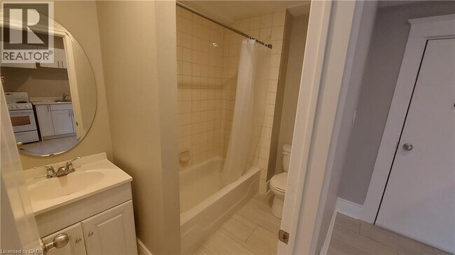 Photo du bâtiment - 181 King St E