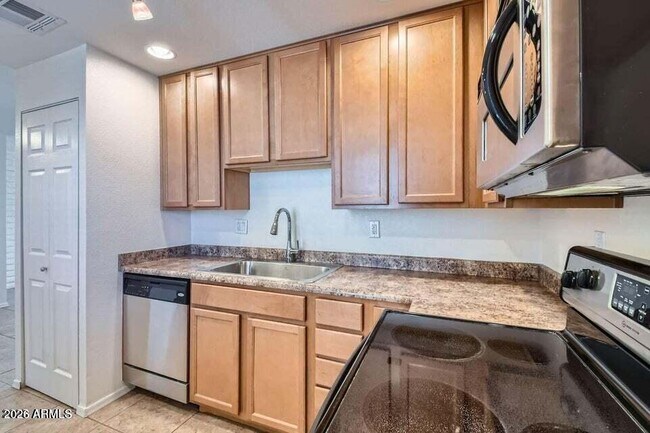 Foto del edificio - 4354 N 82nd St