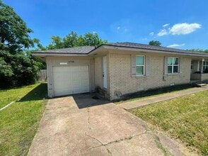 Building Photo - 6728 K Ave