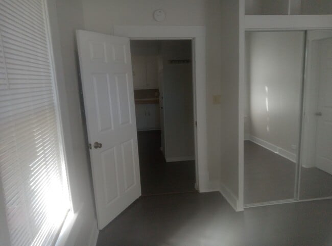 Building Photo - 917 Garland Ave