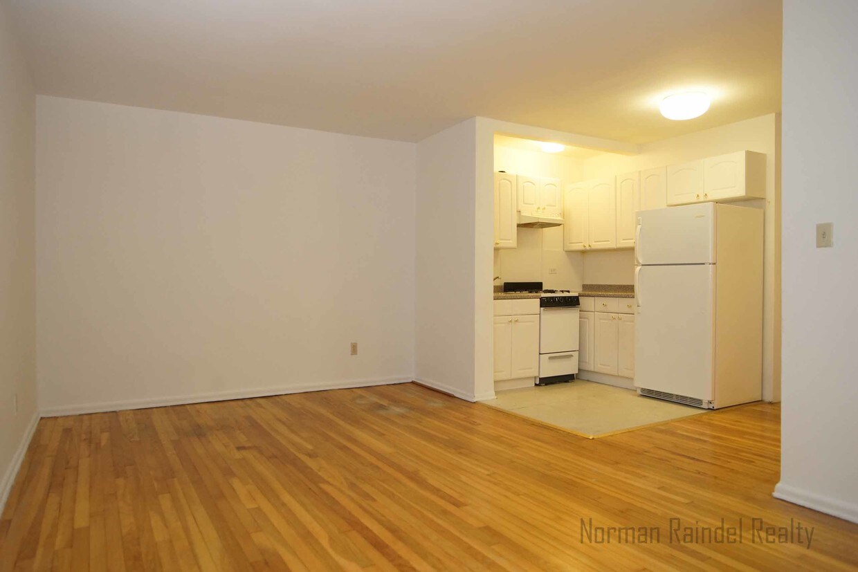 Primary Photo - 514 Ocean Pkwy